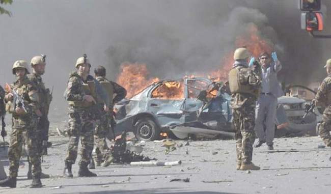 taliban-attack-army-base-police-station-12-dead