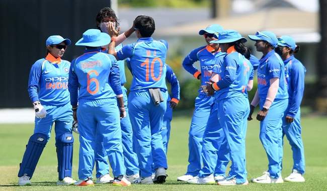 indian-women-team-to-leave-behind-controversy-and-win-against-new-zealand
