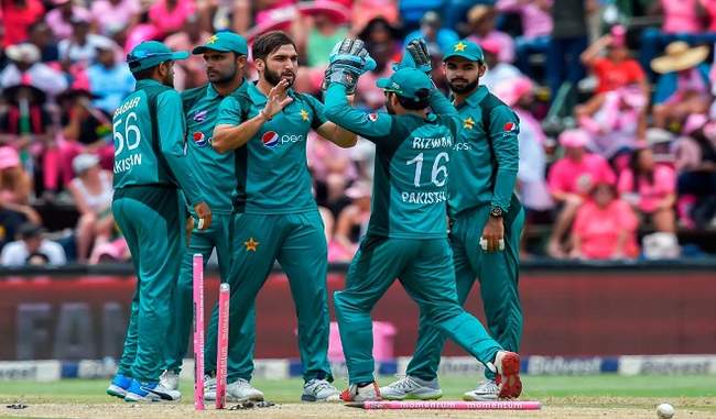 pakistan-beat-south-africa-by-2-and-2