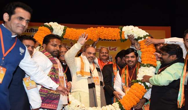 all-the-religions-benefited-from-the-poor-modi-government-says-amit-shah