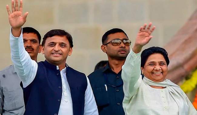 akhilesh-yadav-meets-with-mayawati-for-alliance