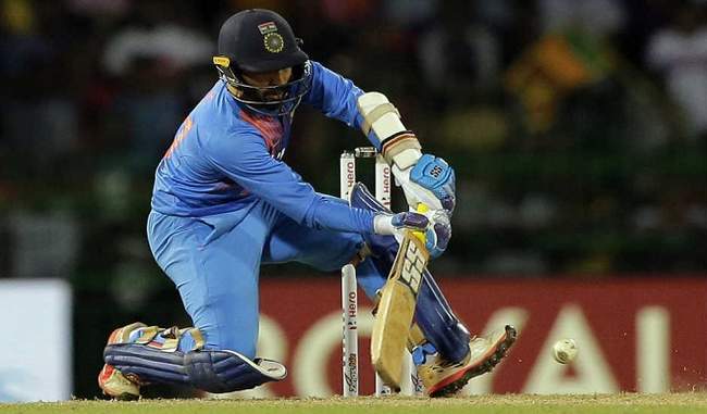 ms-dhoni-has-done-this-for-years-says-dinesh-karthik