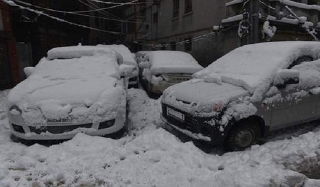 heavy-snowfall-cuts-off-kashmir-from-rest-of-country