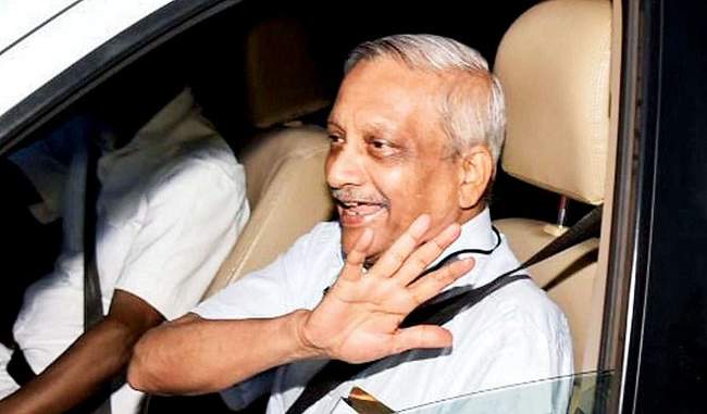 why-parrikar-remains-the-chief-minister-of-goa-says-congress