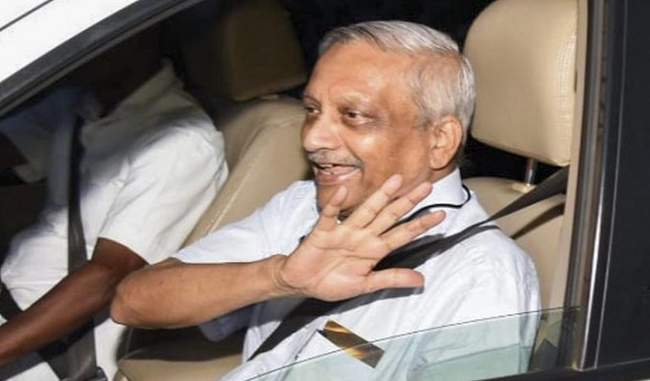 parrikar-should-quit-the-post-while-focusing-on-his-health-says-subhash-welingkar