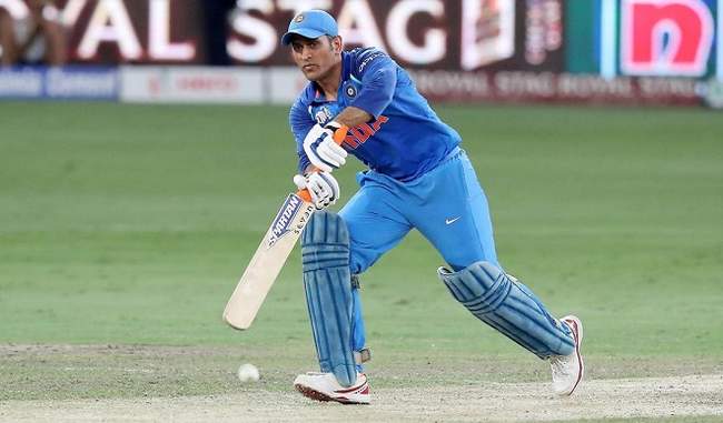 ms-dhoni-knows-how-to-play-according-to-situation-says-gillespie