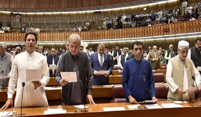 pak-parliament-stops-bill-allowing-non-muslims-to-become-prime-minister-president