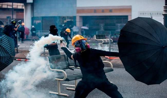 violent-protest-against-ban-on-wearing-mask-in-hong-kong