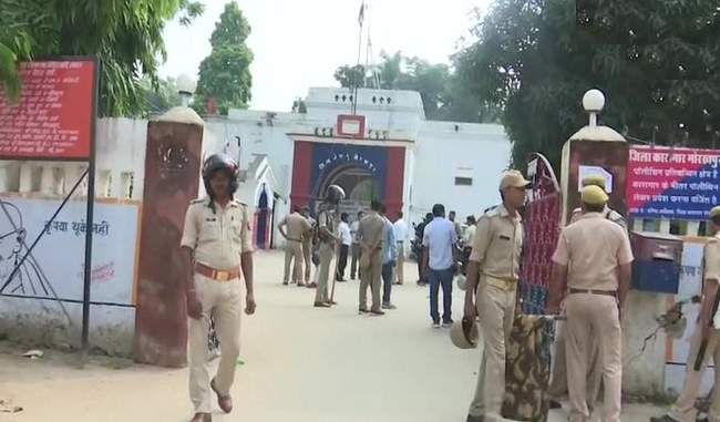 two-groups-of-prisoners-clashed-in-gorakhpur-jail