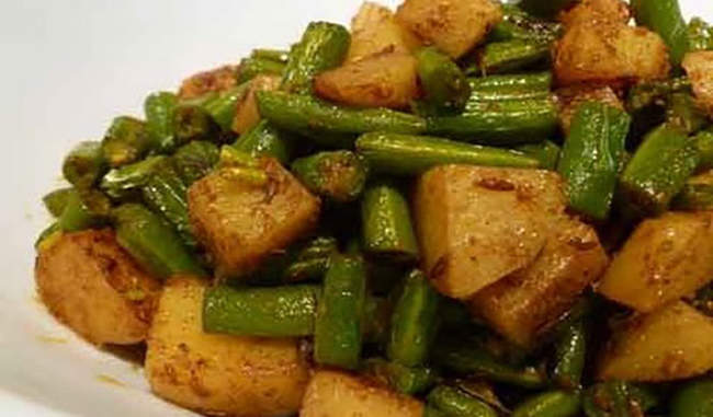 know-the-recipe-of-aloo-beans-recipe-in-hindi