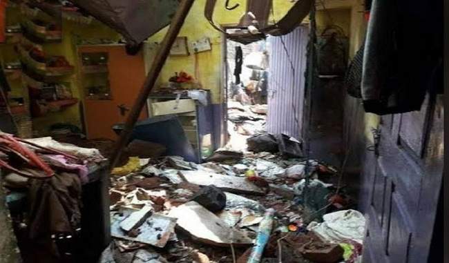 explosion-in-a-crackers-factory-in-guna-two-killed
