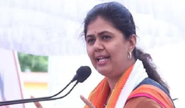 pankaja-munde-said-on-the-controversial-comment-of-cousin-this-is-a-sign-of-corrupt-politics