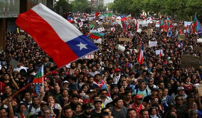 millions-of-protesters-took-to-the-streets-to-demand-the-resignation-of-the-president-of-chile