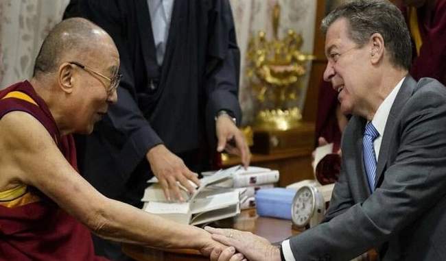 american-diplomat-sam-brownback-met-the-dalai-lama