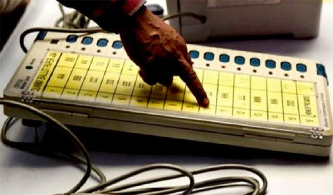 voting-in-evms-affected-voting-in-many-booths-congress-complained-to-ec