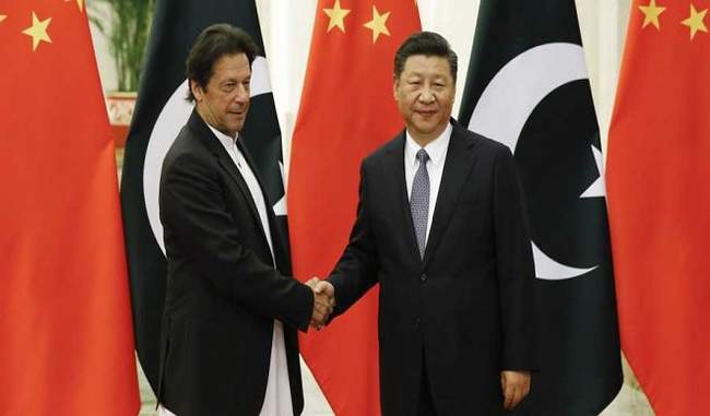 xi-jinping-says-hes-keeping-an-eye-on-kashmir-backs-pakistans-interests