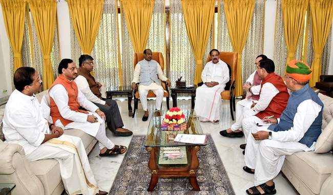 naidu-and-om-birla-discuss-the-winter-session-of-parliament-with-group-of-ministers