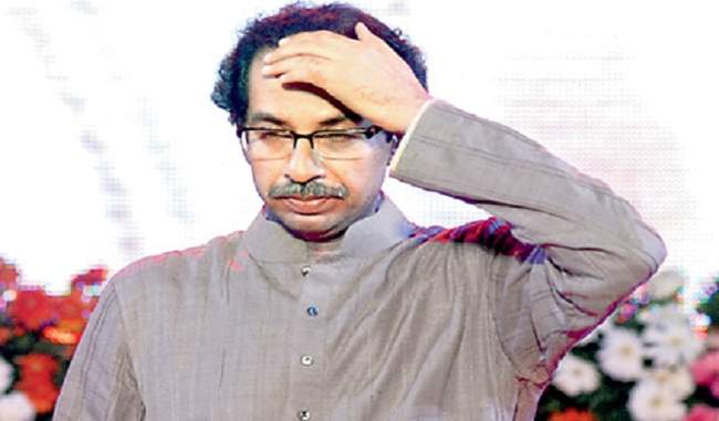 a-big-setback-to-shiv-sena-before-the-election-shahzad-handed-over-26-councilors-300-activists-to-kotow