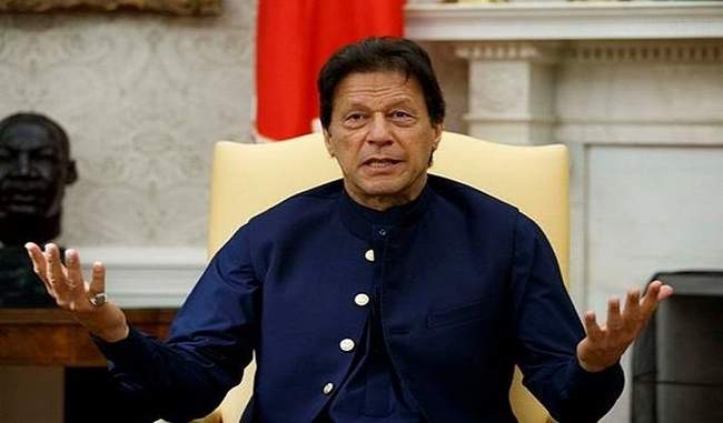 imran-bowed-to-protesters-ready-to-accept-all-demands-except-resignation