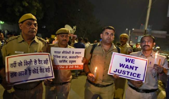 delhi-police-ends-agitation-after-assurance-from-senior-officers
