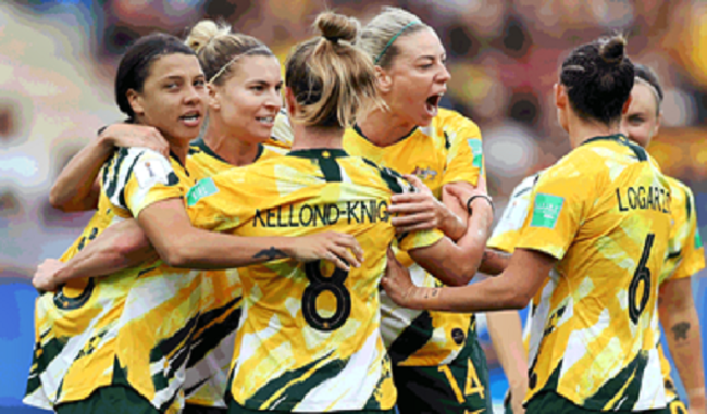 australia-s-women-footballers-will-get-equal-pay-for-men