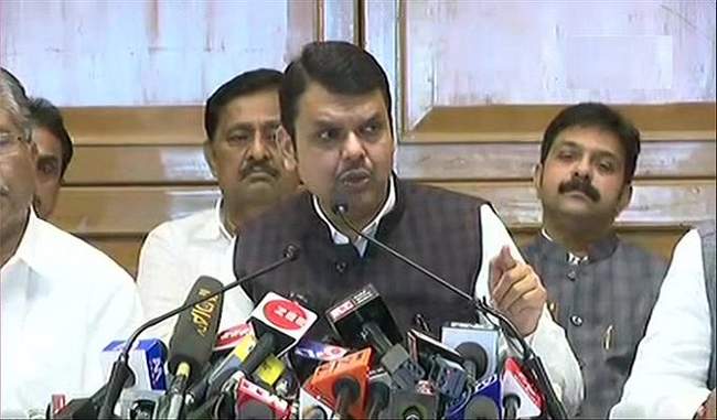 fadnavis-said-after-resignation-insult-of-mandate-not-to-form-government
