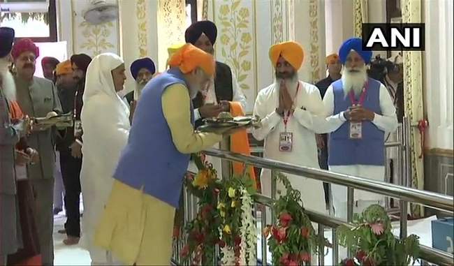 kartarpur-corridor-will-open-today-pm-modi-will-give-green-signal-to-first-batch