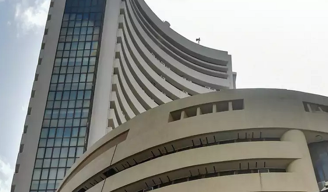 market-capitalization-of-four-top-sensex-companies-reduced-by-rs-55-682-crore