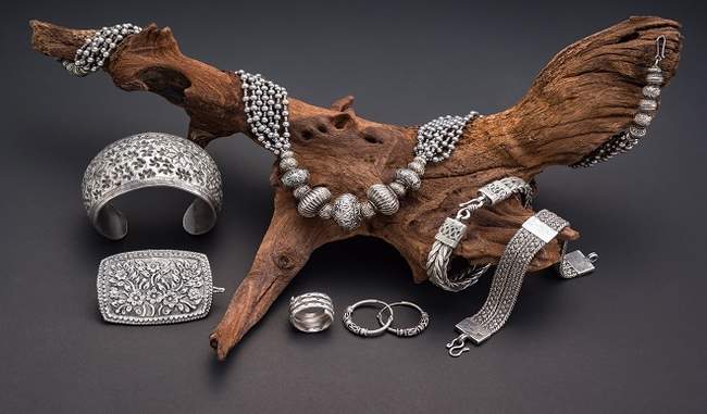 gem-selections-have-brought-a-collection-of-silver-jewelery-in-the-wedding-season-know-the-price
