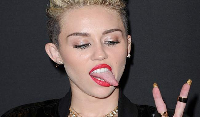 miley-cyrus-is-america-hollywood-boldest-singer-actress