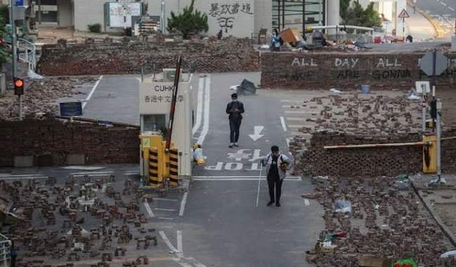 the-official-shot-an-arrow-in-hong-kong-protesters-vow-to-spoil-the-economy