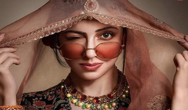 new-version-of-falguni-pathak-famous-song-yaad-piya-ki-aane-lagi-released