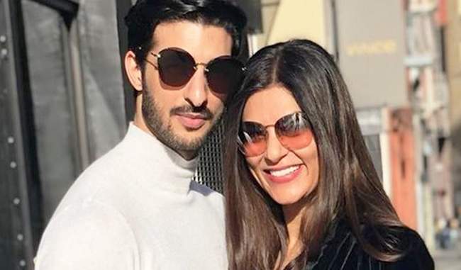 sushmita-sen-stay-with-her-16-year-old-bf-rohman-without-married