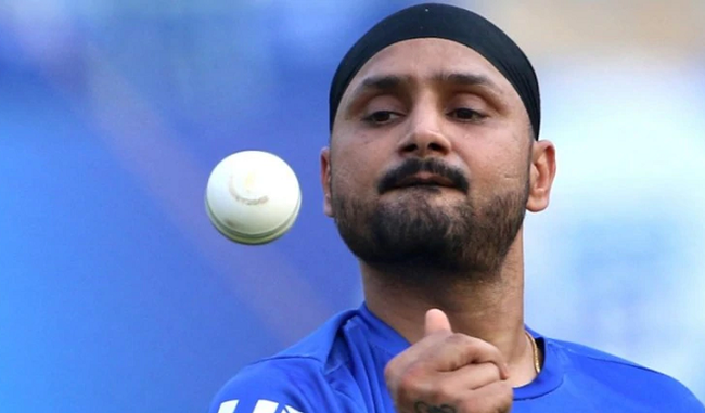 harbhajan-said-it-is-more-difficult-to-understand-wrist-spinners-with-pink-ball