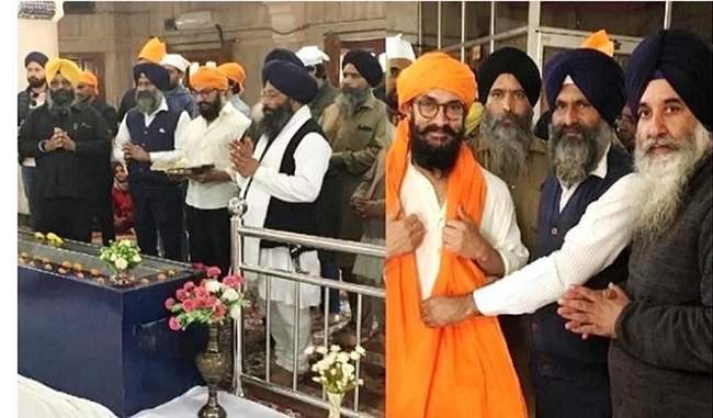aamir-khan-dyed-in-saffron-color-bowed-down-in-front-of-shri-bhatta-sahib