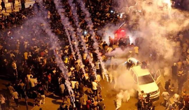 tear-gas-shells-fired-at-protesters-in-lebanon tear-gas-shells-fired-at-protesters-in-lebanon