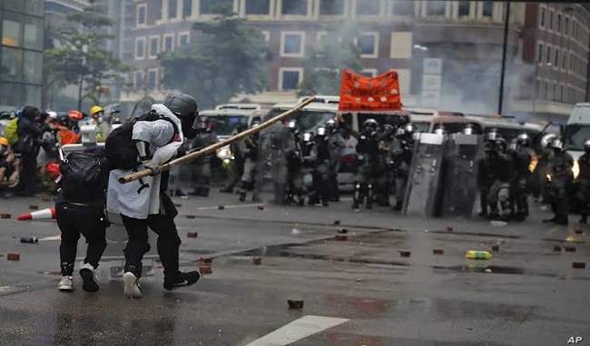 police-end-siege-of-university-in-hong-kong-protests-likely-to-resume
