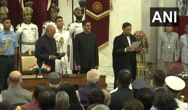justice-sharad-arvind-bobde-takes-oath-as-chief-justice-of-india