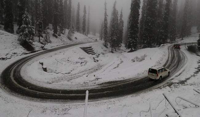 winter-arrives-in-kashmir-with-first-snowfall-of-the-season