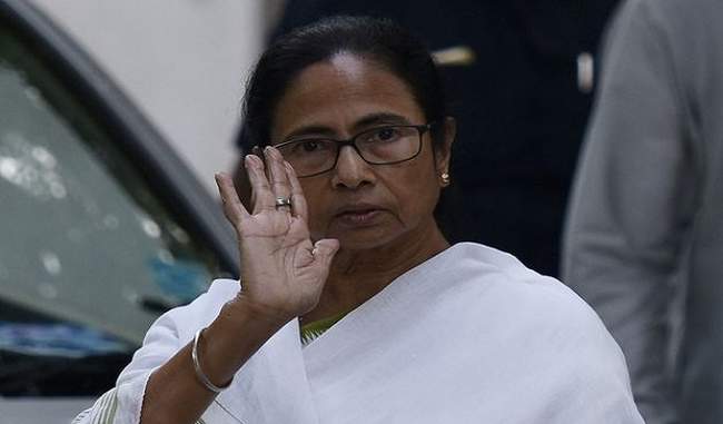 mamata-opposes-disinvestment-drive-says-pm-should-talk-to-all