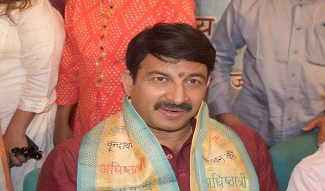 kejriwal-government-responsible-for-pollution-in-delhi-stubble-is-an-excuse-manoj-tiwari