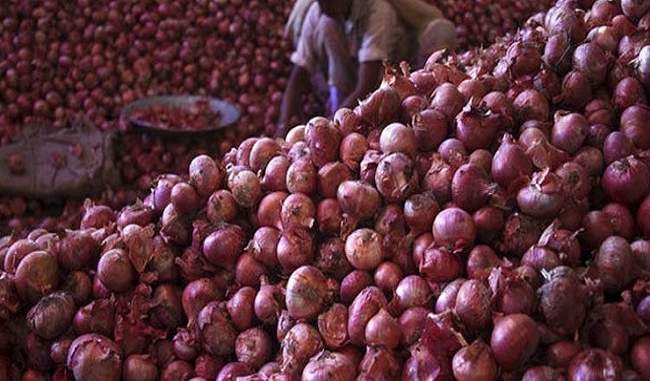 bangladesh-imports-onion-as-price-hits-record-high