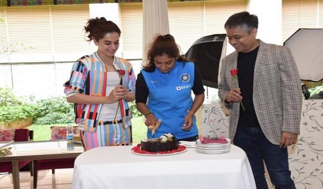 taapsee-pannu-will-be-seen-in-the-biopic-of-women-cricket-team-captain-mithali-raj