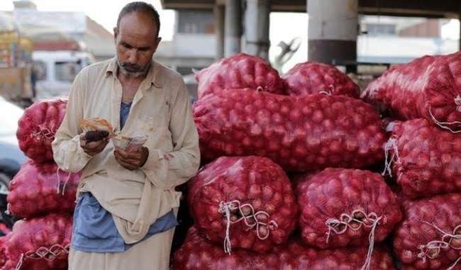 the-onion-continues-to-cry-the-price-in-port-blair-is-rs-140-a-kg