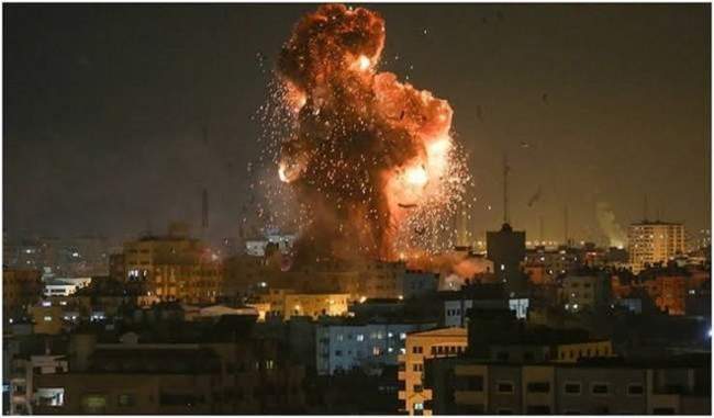israel-attacks-hamas-bases-after-rocket-attack