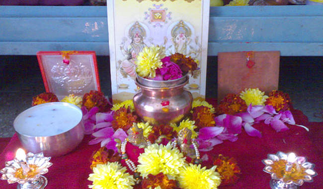 vaibhav-lakshmi-vrat-pujan-vidhi-and-vrat-katha
