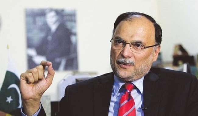 former-pakistan-home-minister-ehsan-iqbal-arrested-in-corruption-case