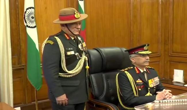 general-manoj-mukund-naravane-takes-over-command-of-army-replacing-bipin-rawat