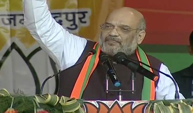 kyun-ghuspetiye-aapke-chachere-bhai-lagte-hain-kya-says-amit-shah-to-rahul-gandhi