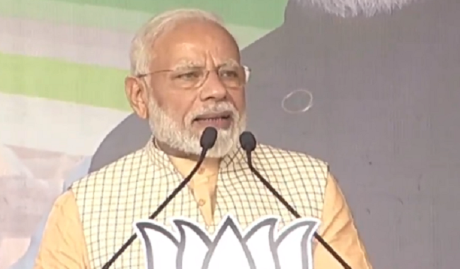 congress-spreading-lies-and-confusion-in-jharkhand-says-modi